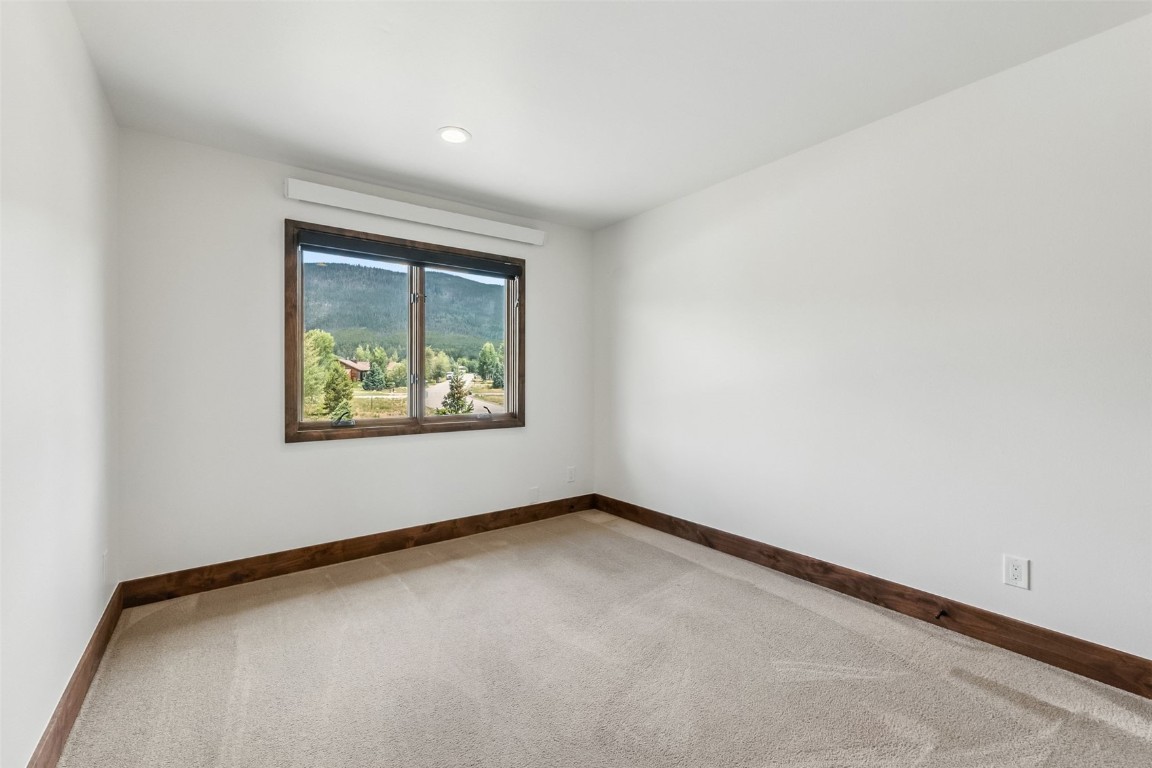 815 Summit DRIVE