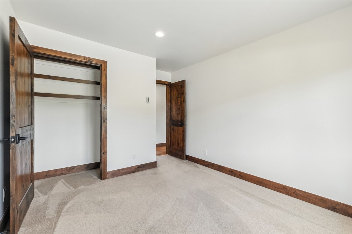 815 Summit DRIVE