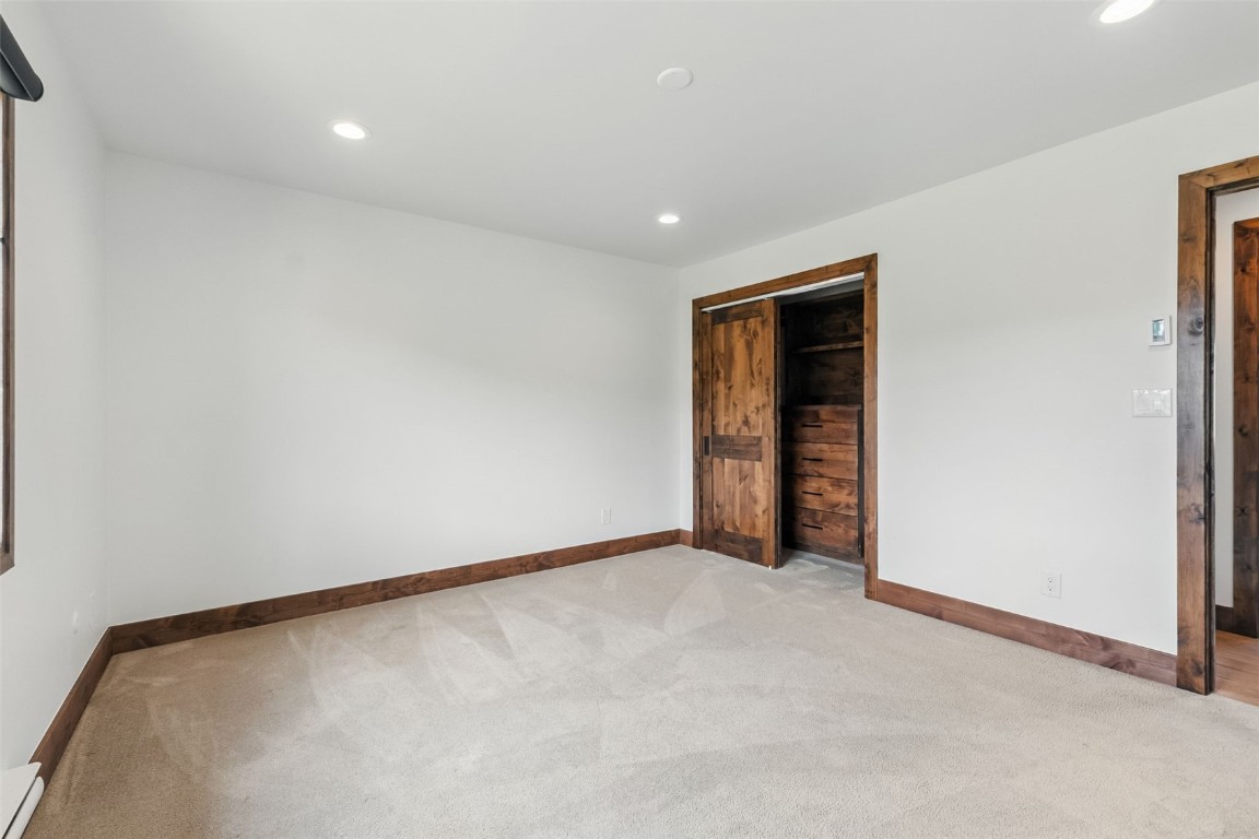 815 Summit DRIVE