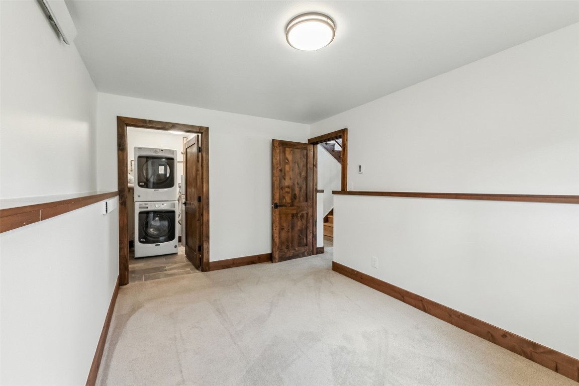 815 Summit DRIVE