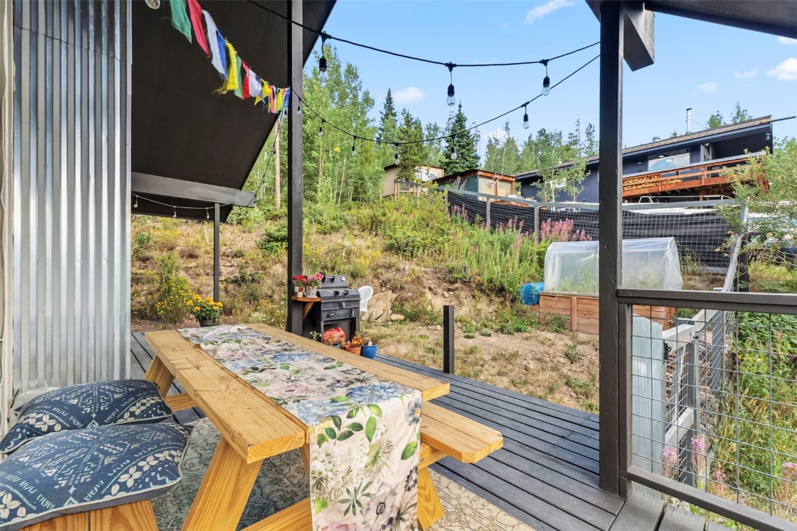 218 Deer Path ROAD
