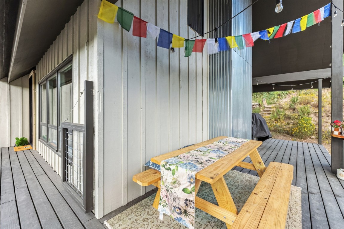 218 Deer Path ROAD