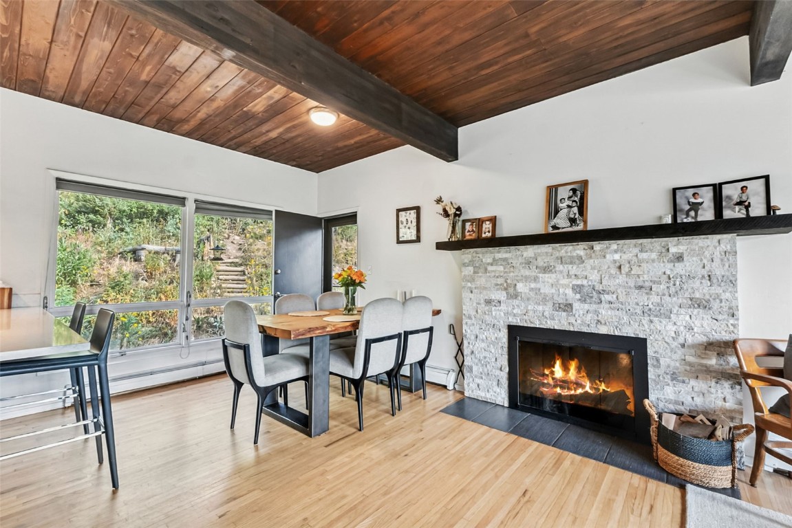 218 Deer Path ROAD