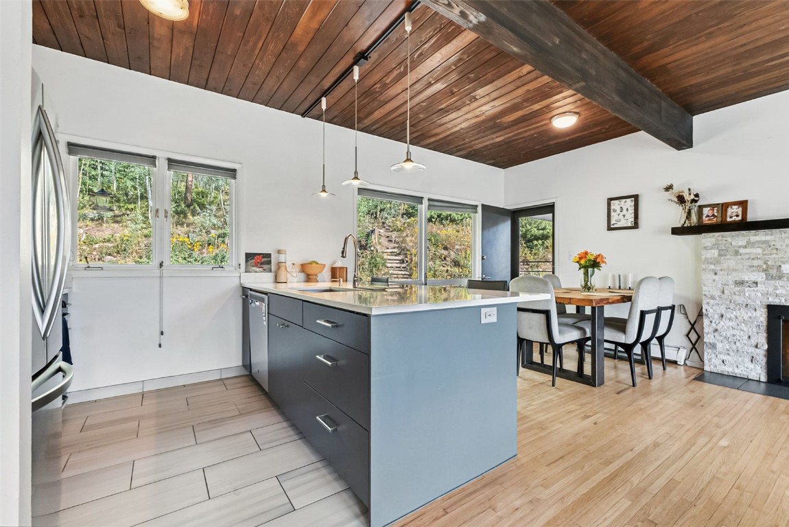 218 Deer Path ROAD