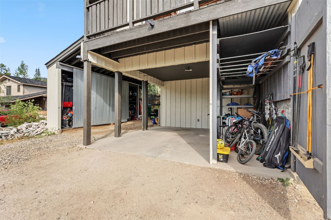218 Deer Path ROAD
