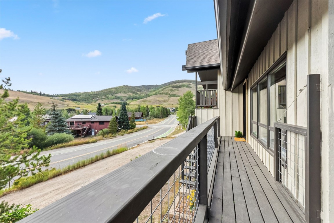 218 Deer Path ROAD