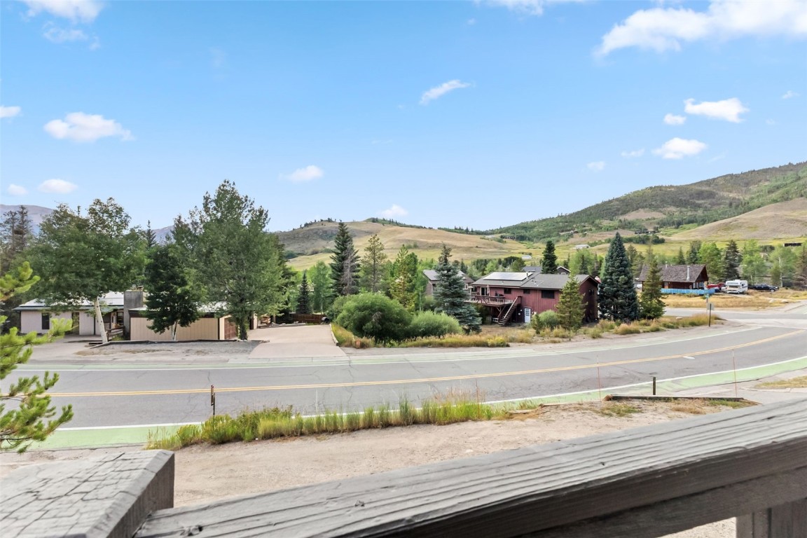 218 Deer Path ROAD