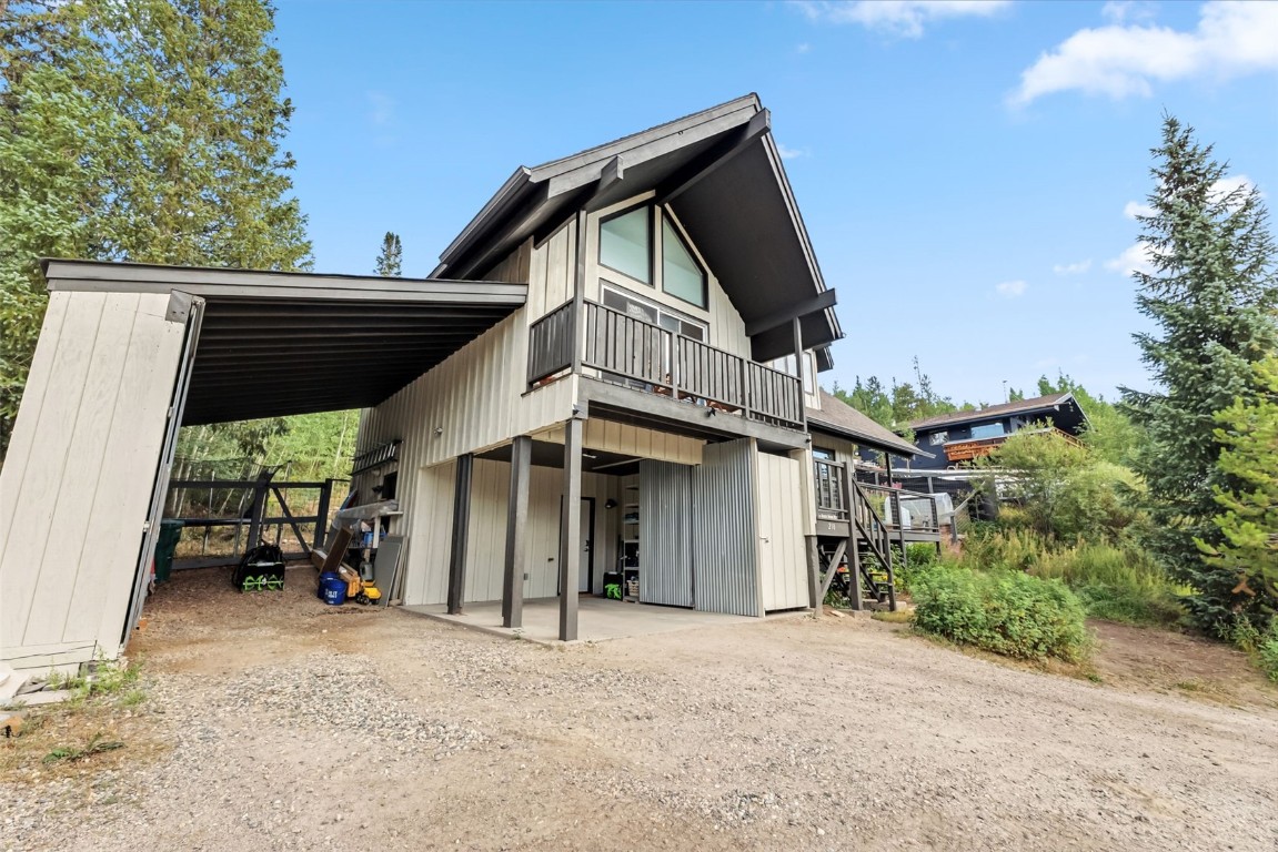218 Deer Path ROAD