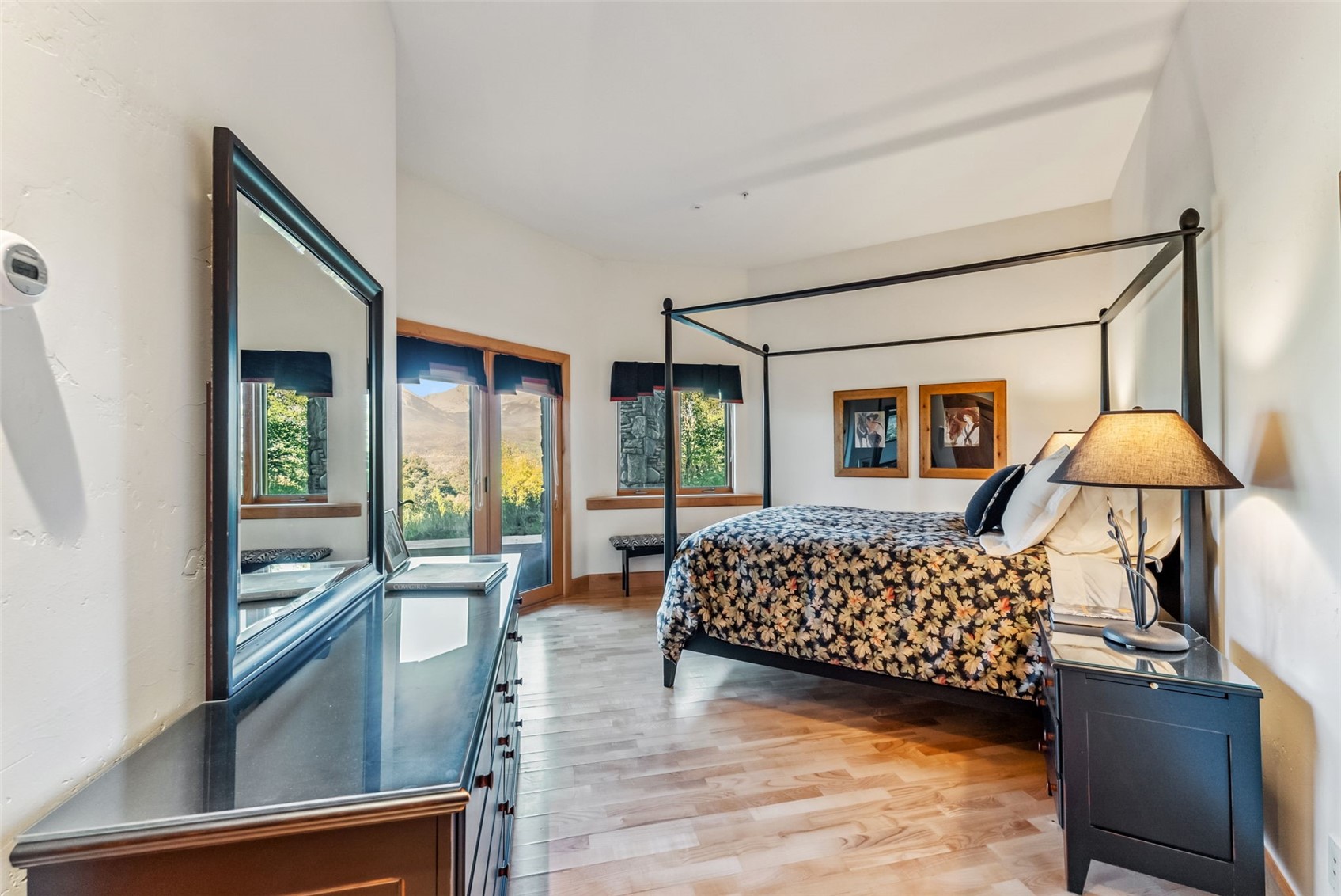 731 Lakeview CIRCLE