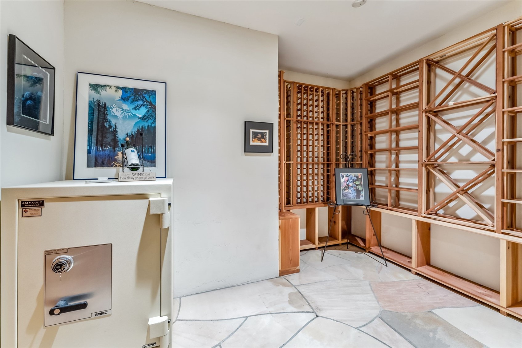 731 Lakeview CIRCLE