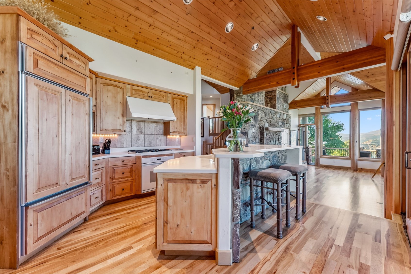 731 Lakeview CIRCLE