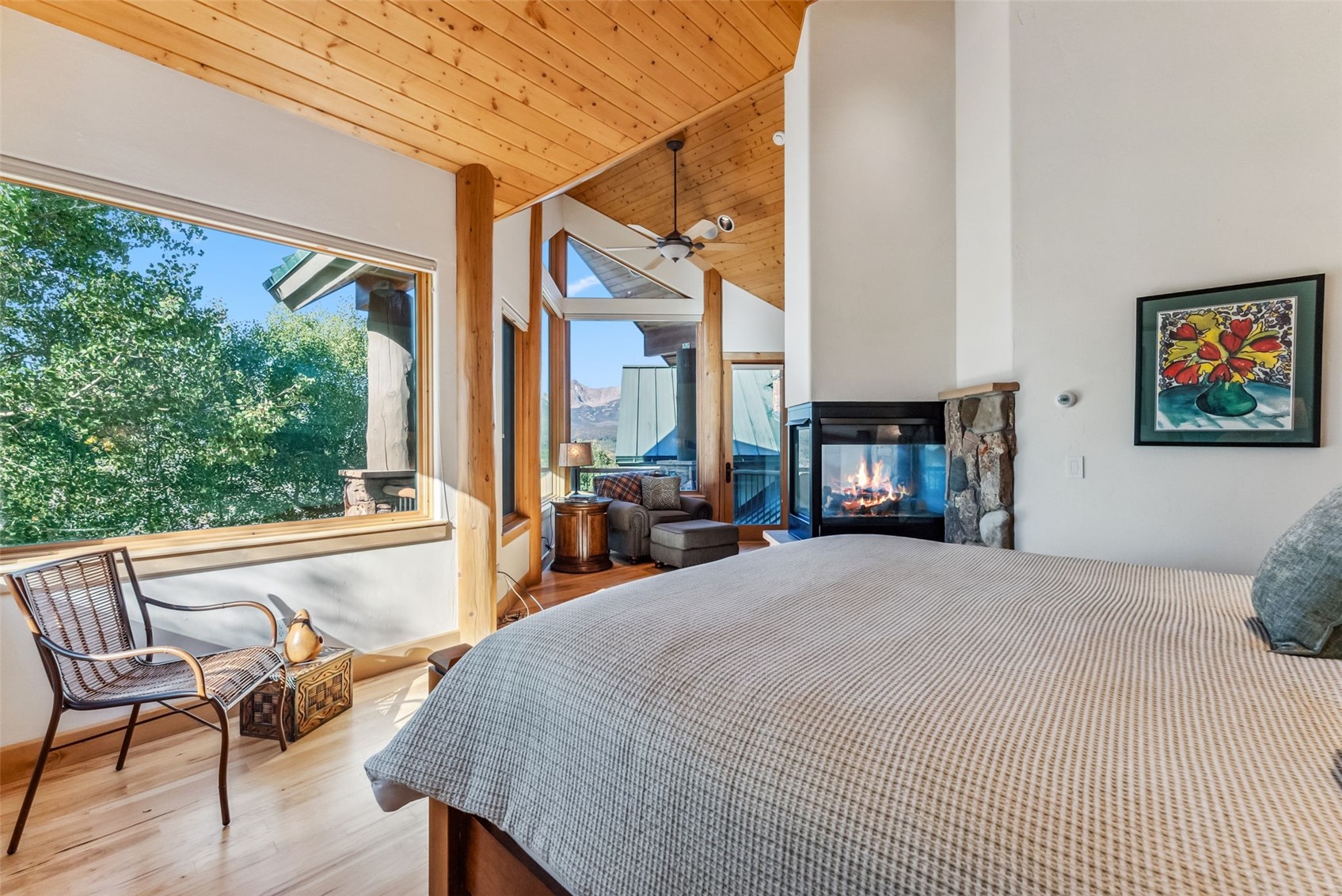 731 Lakeview CIRCLE