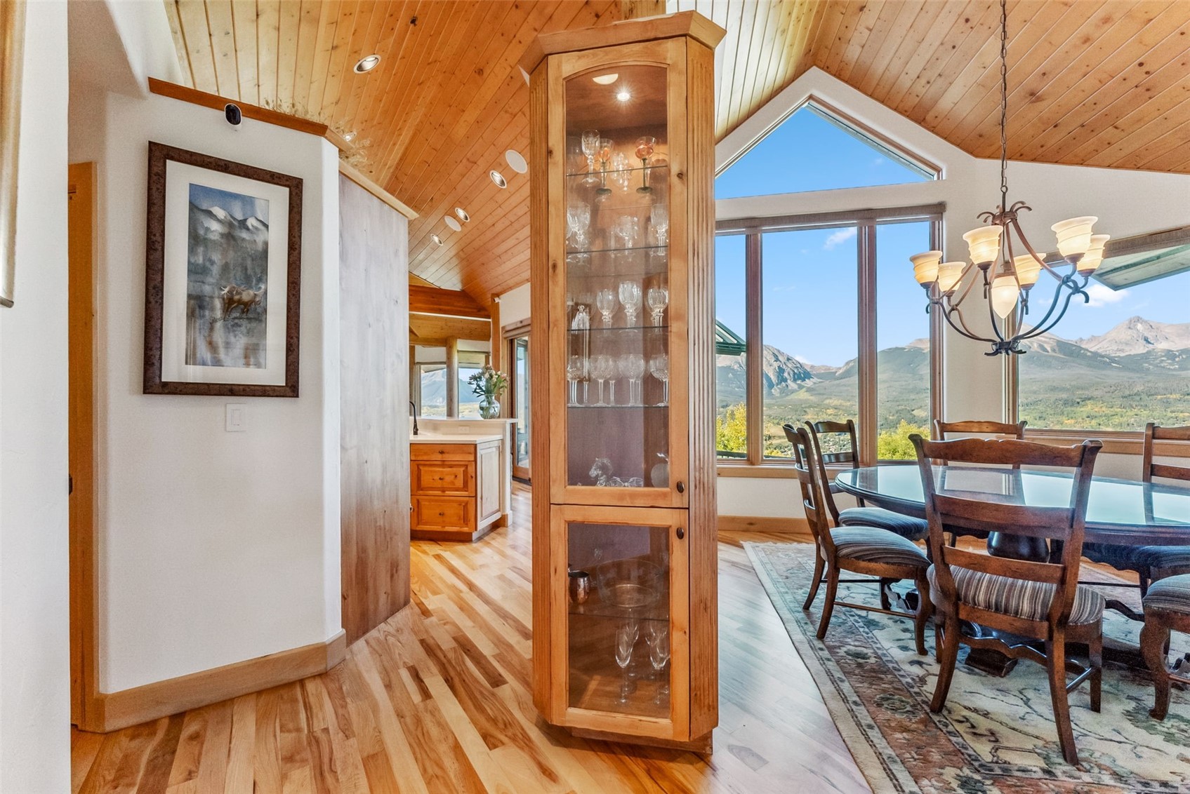 731 Lakeview CIRCLE