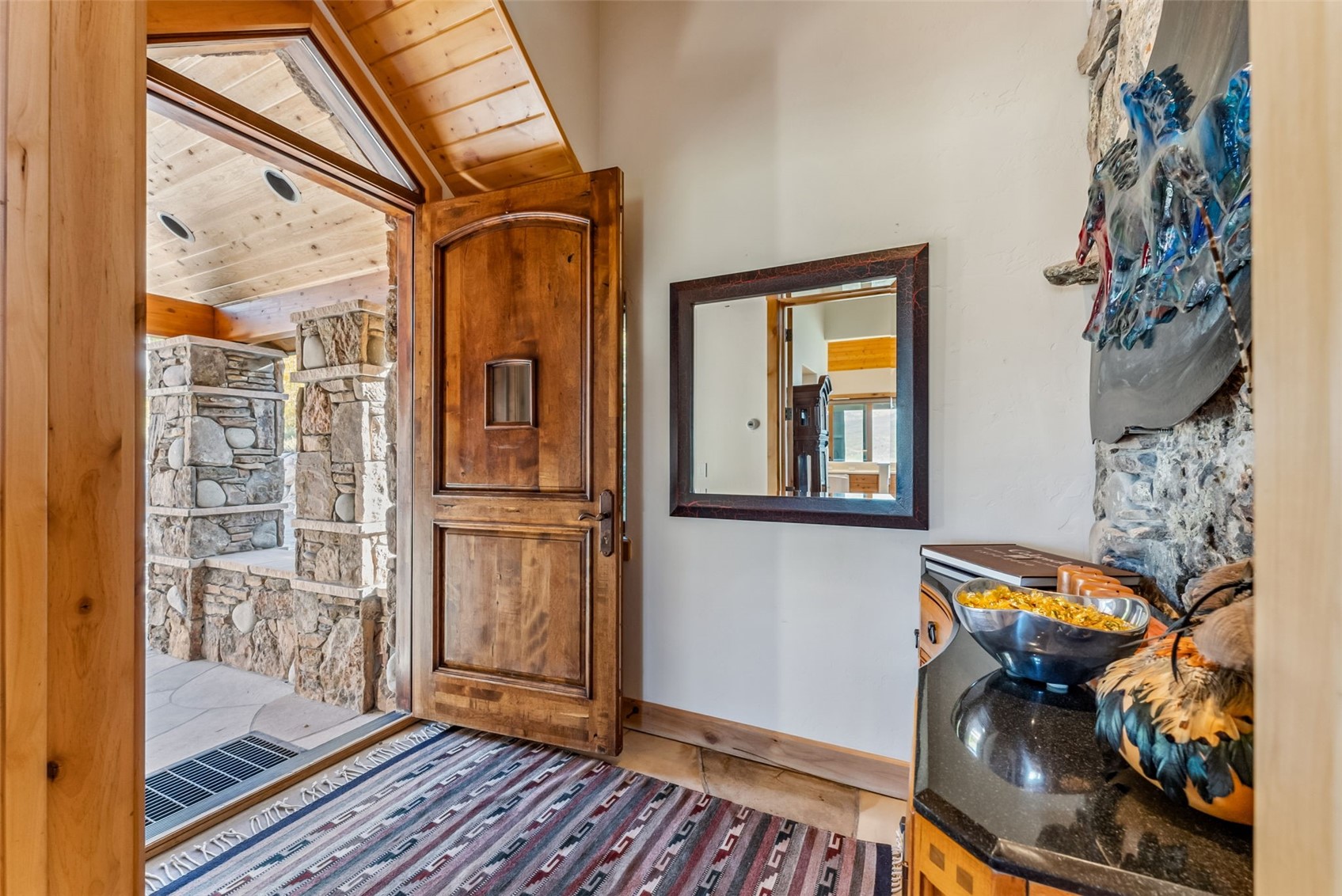 731 Lakeview CIRCLE