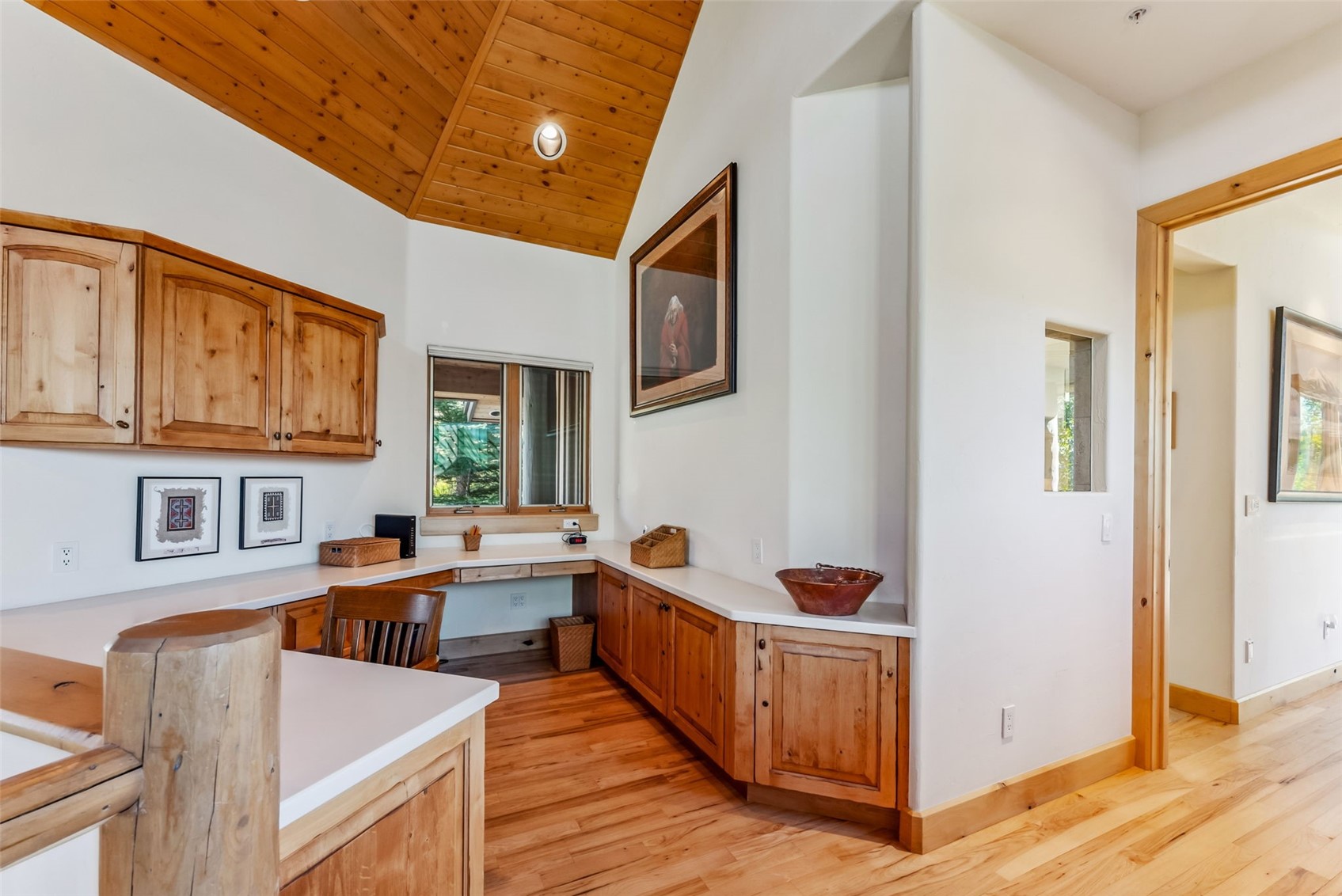 731 Lakeview CIRCLE