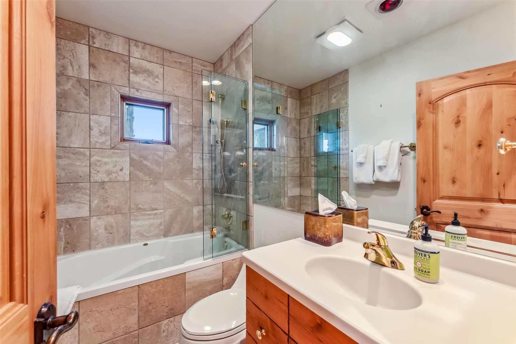 731 Lakeview CIRCLE