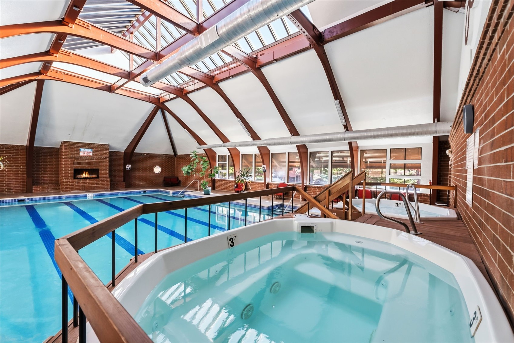 722 Meadow Creek DRIVE E