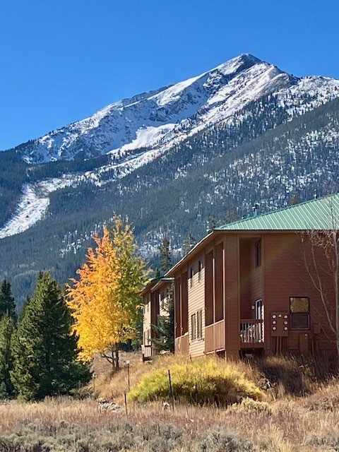 722 Meadow Creek DRIVE E