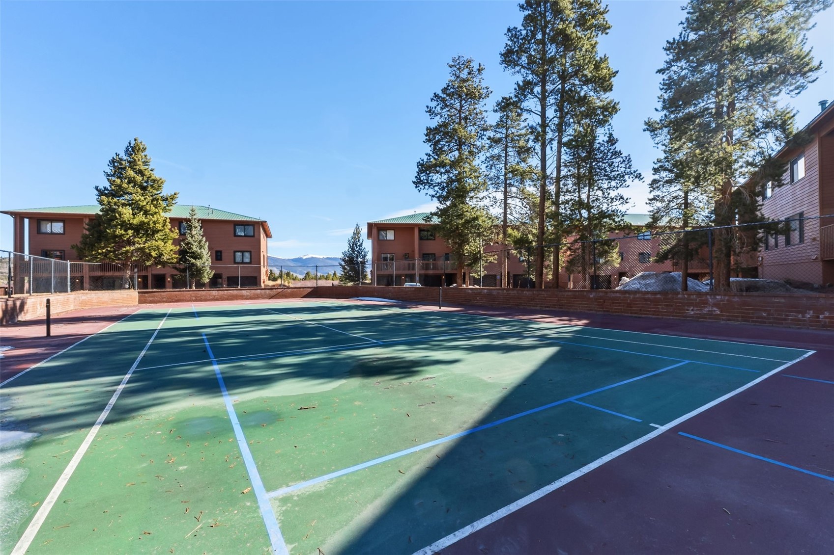 722 Meadow Creek DRIVE E