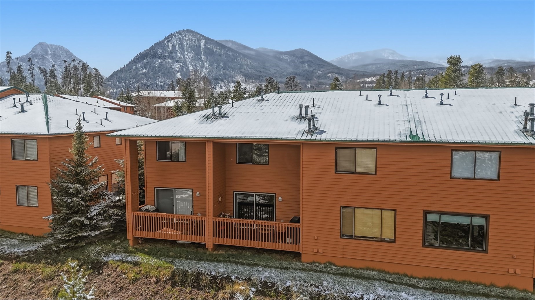 722 Meadow Creek DRIVE E