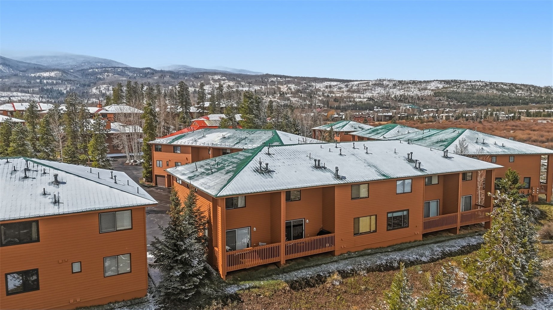 722 Meadow Creek DRIVE E