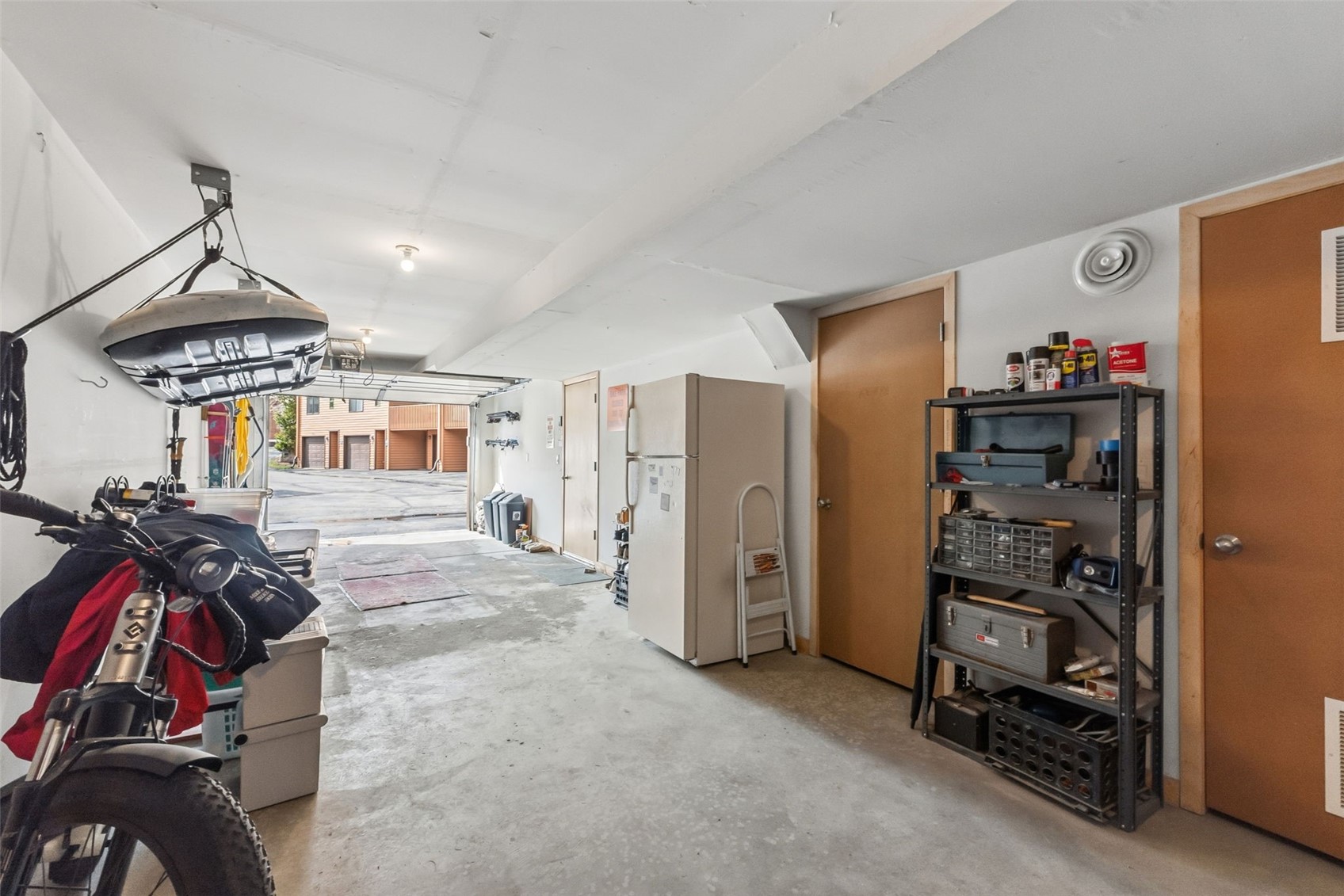 722 Meadow Creek DRIVE E