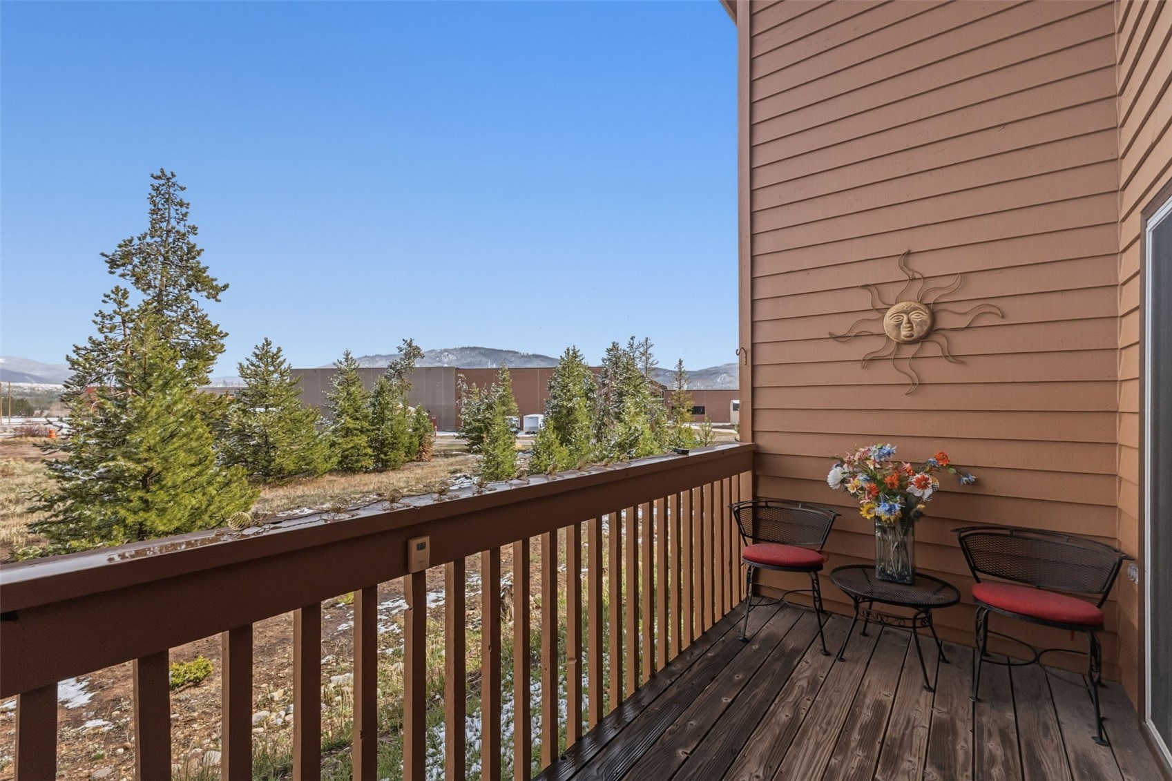 722 Meadow Creek DRIVE E