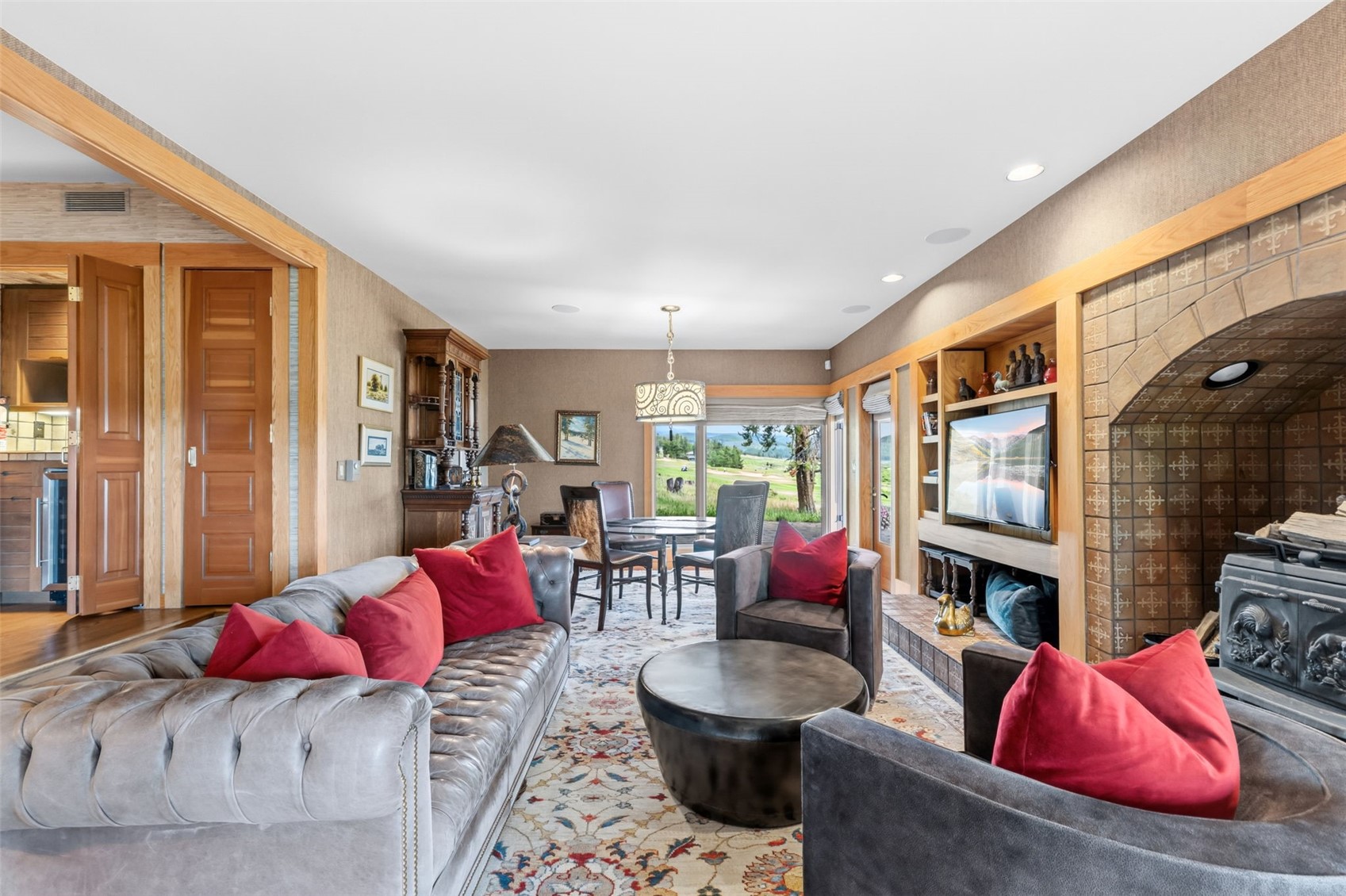 204 Clover LANE