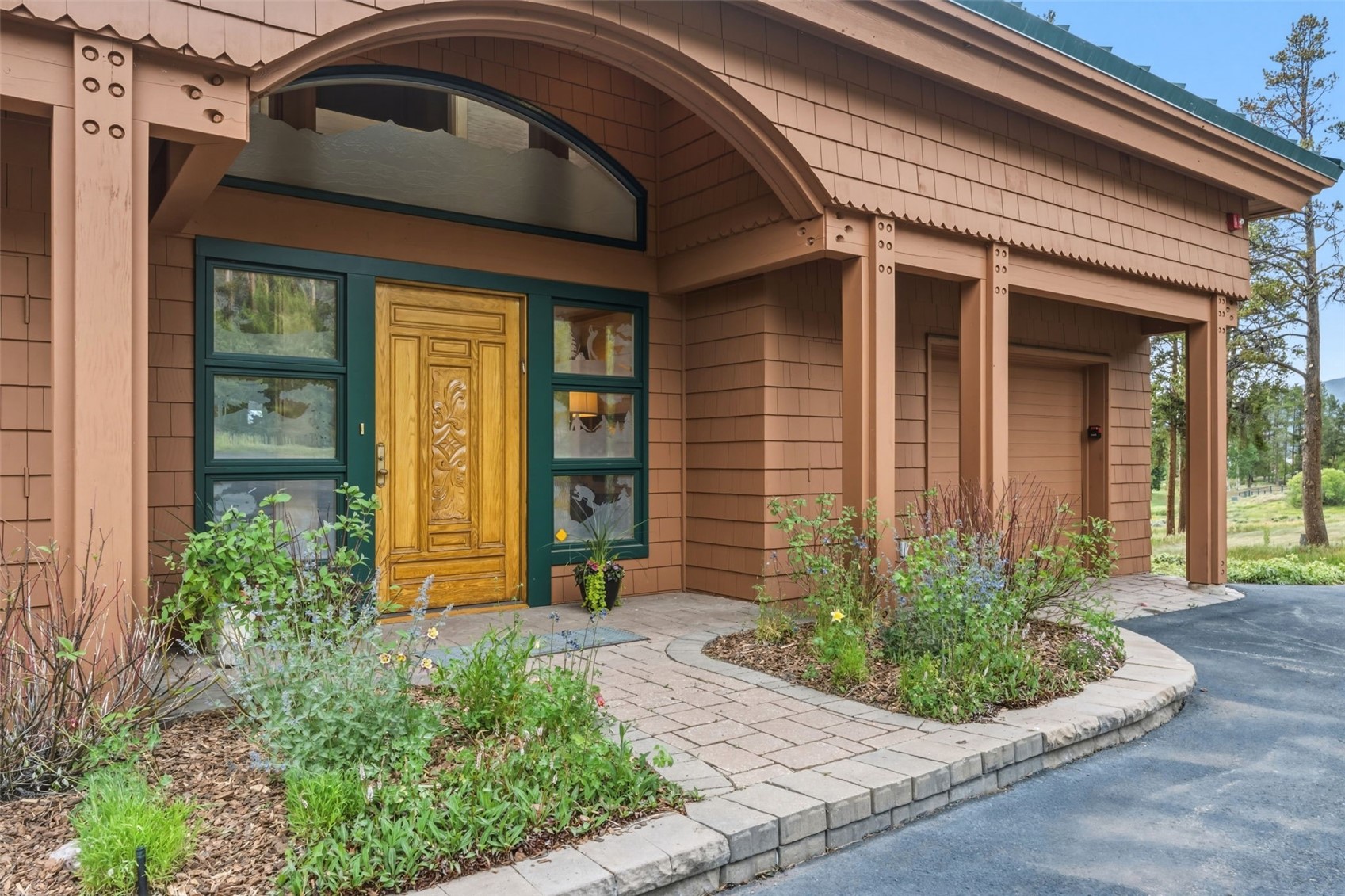 204 Clover LANE