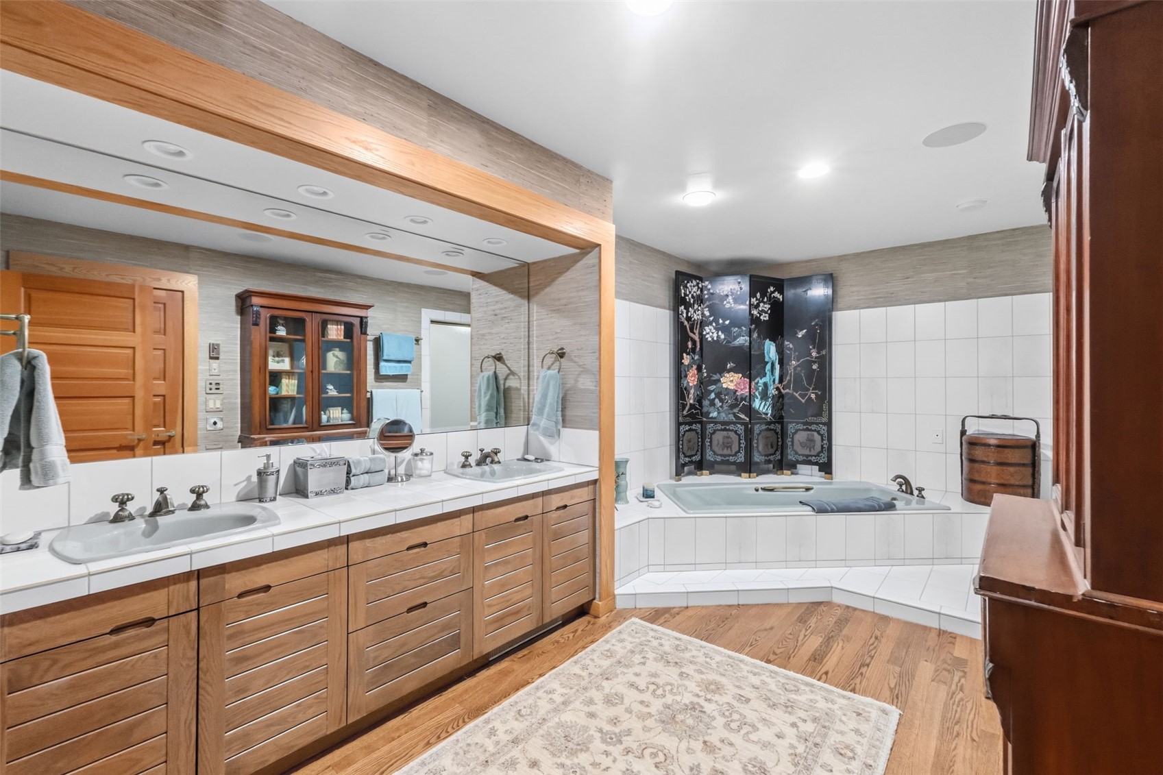 204 Clover LANE