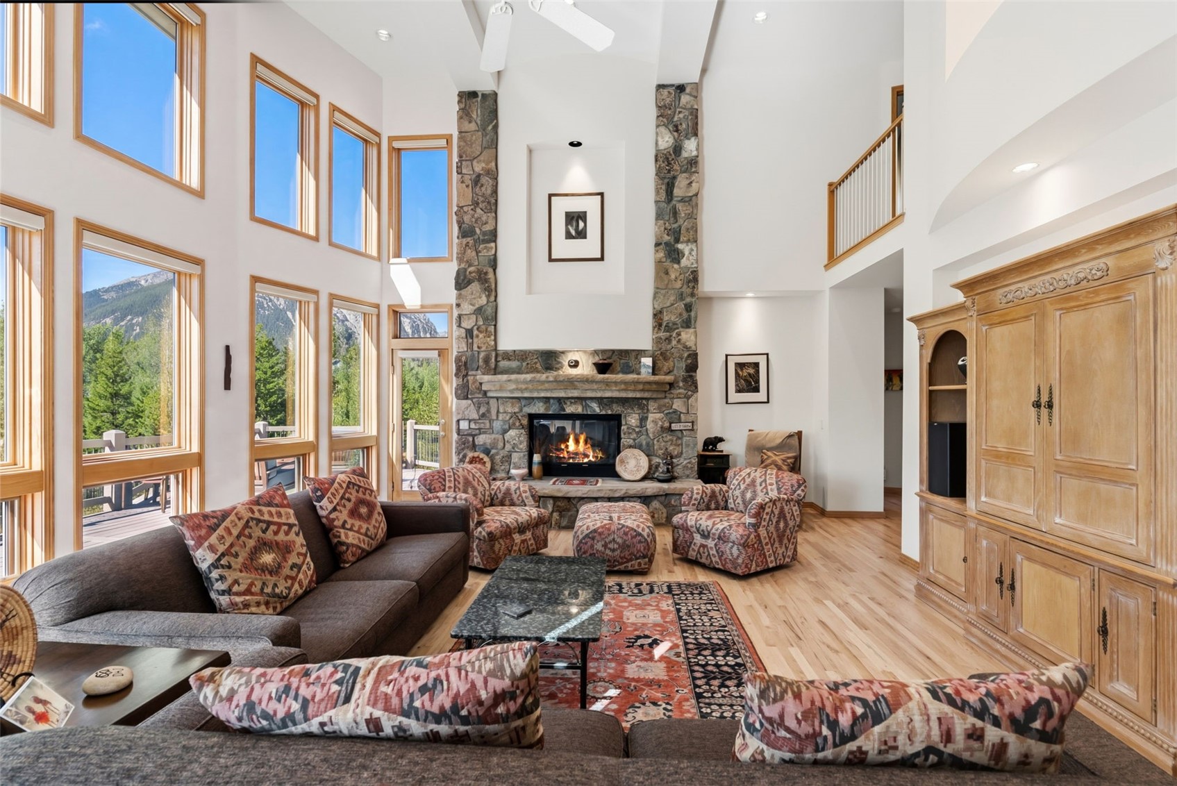 1165 Emerald ROAD