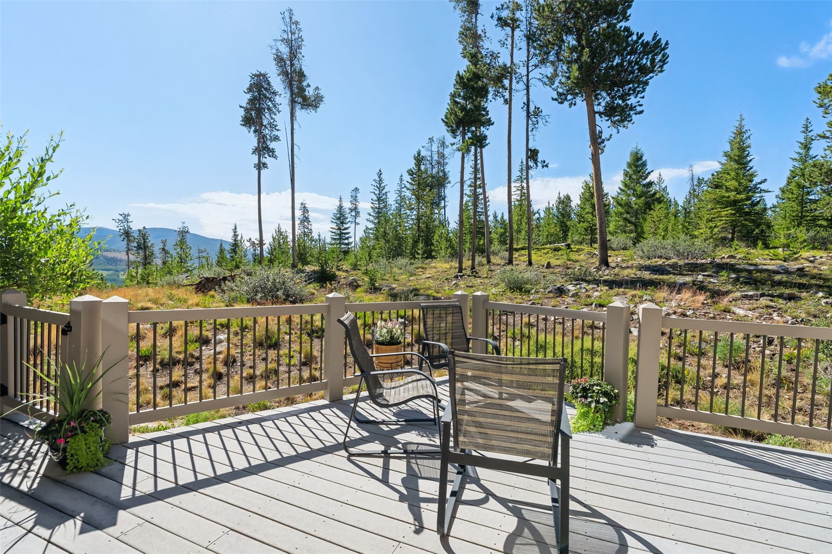 1165 Emerald ROAD