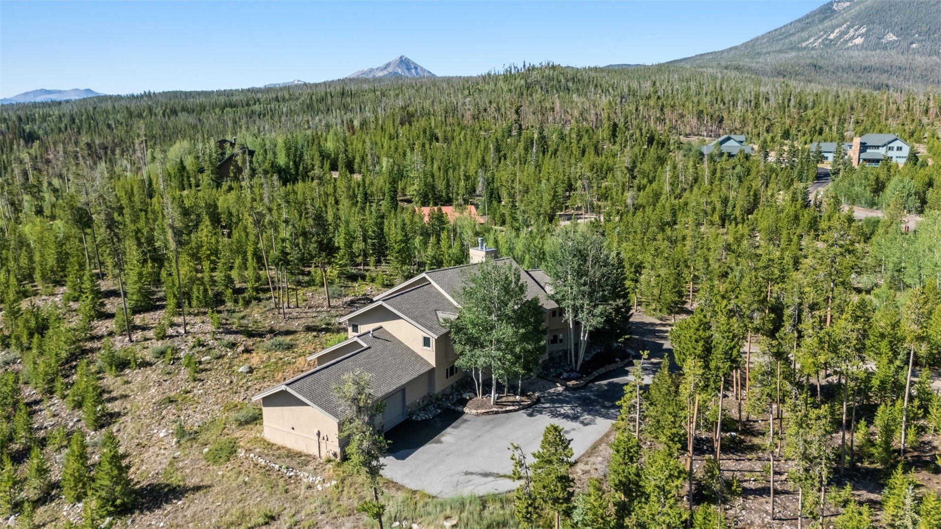 1165 Emerald ROAD