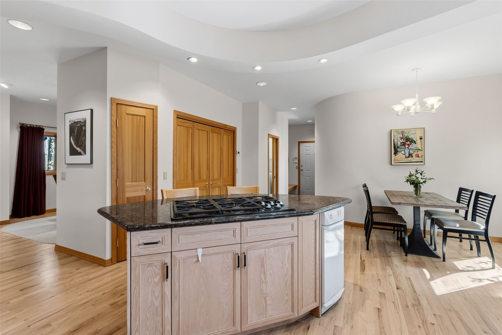 1165 Emerald ROAD