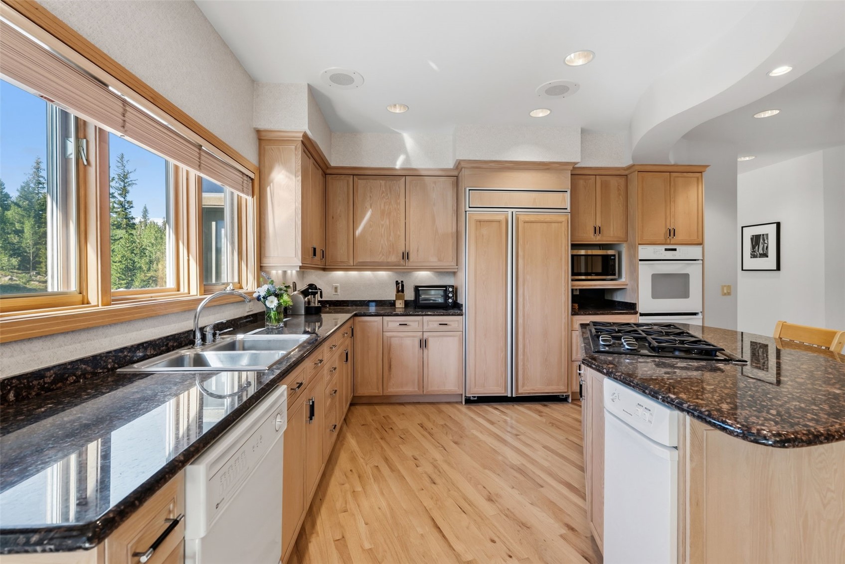 1165 Emerald ROAD