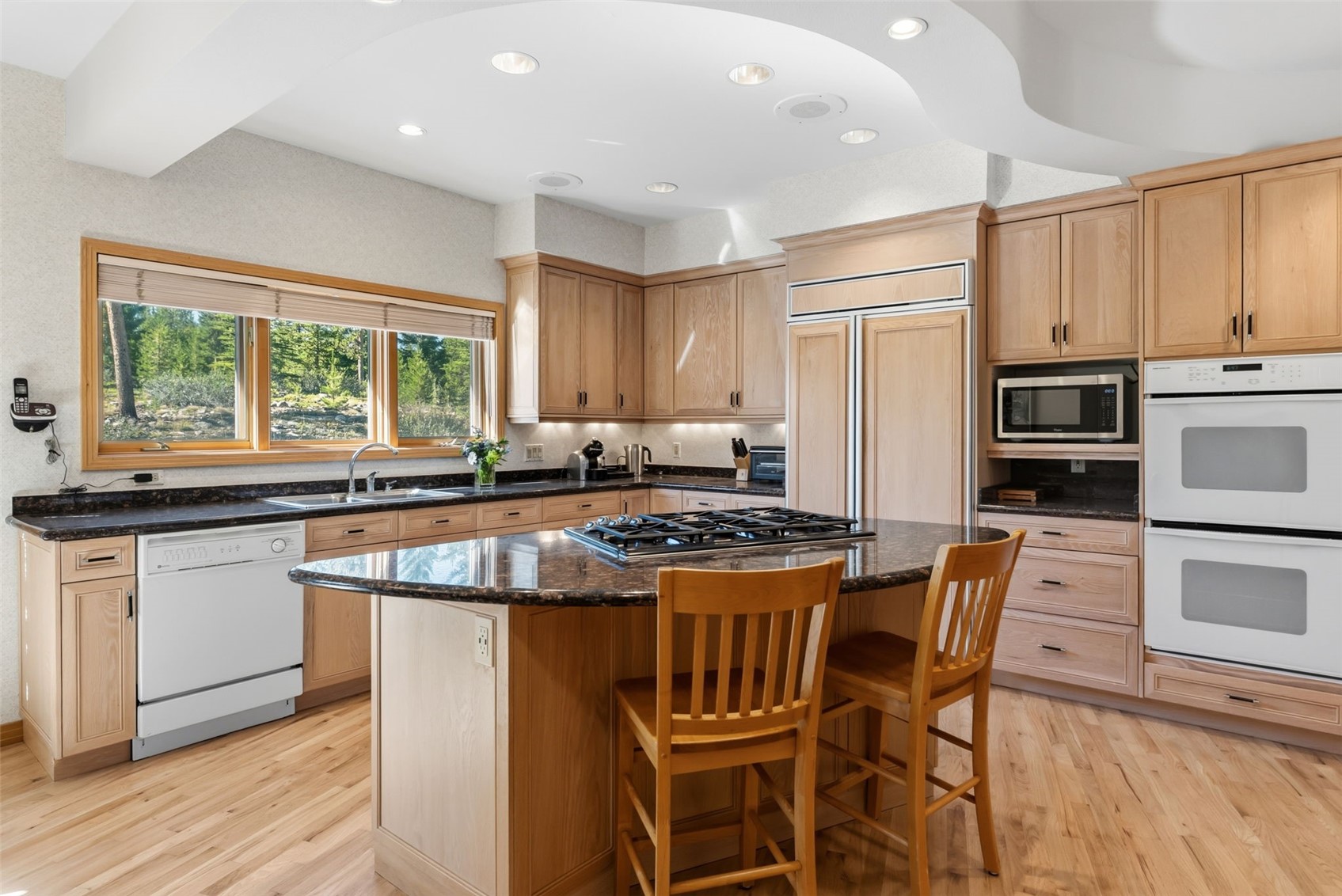 1165 Emerald ROAD