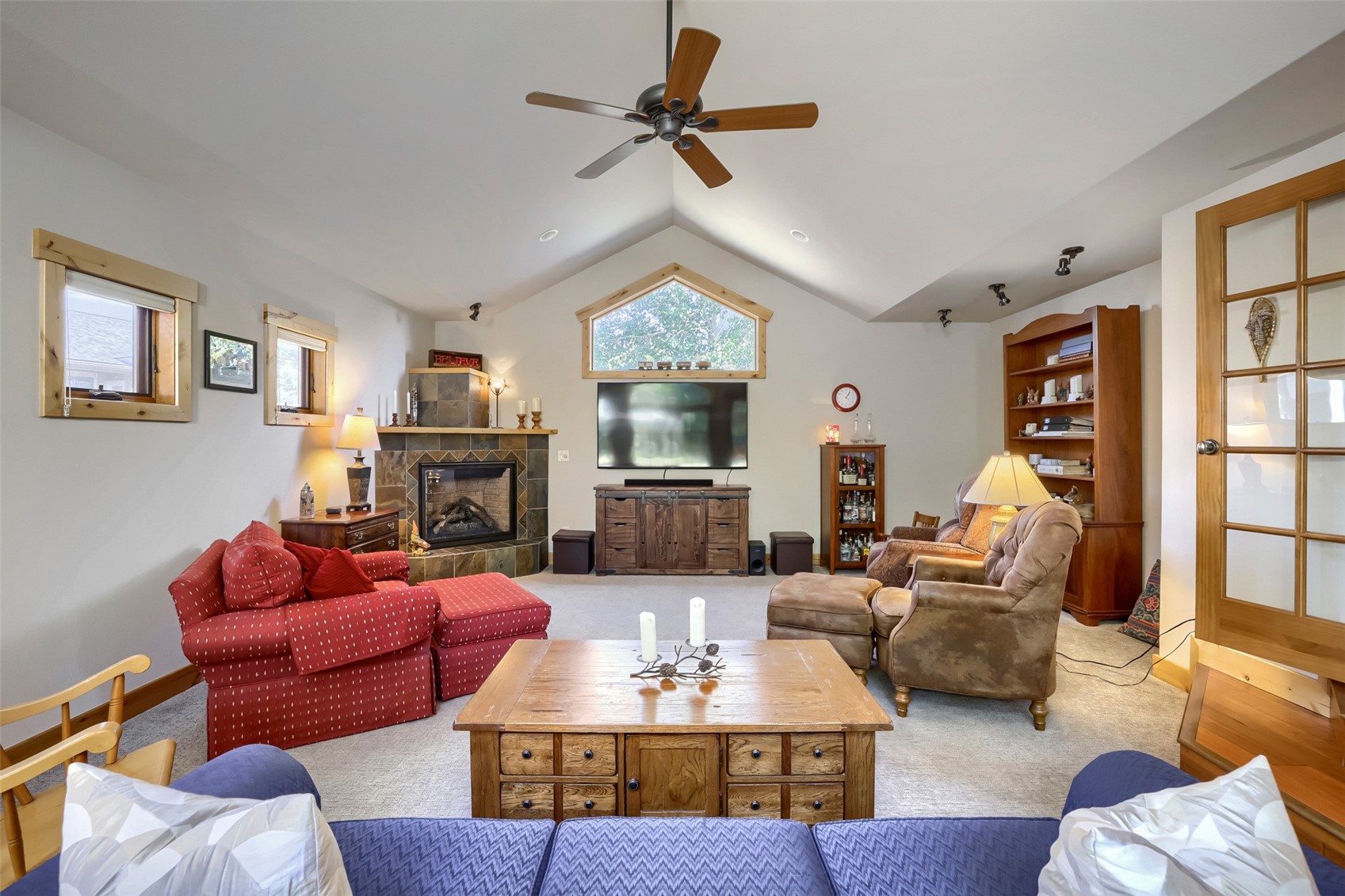 460 W Coyote DRIVE