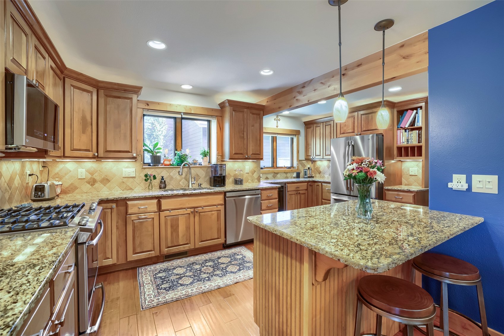 460 W Coyote DRIVE