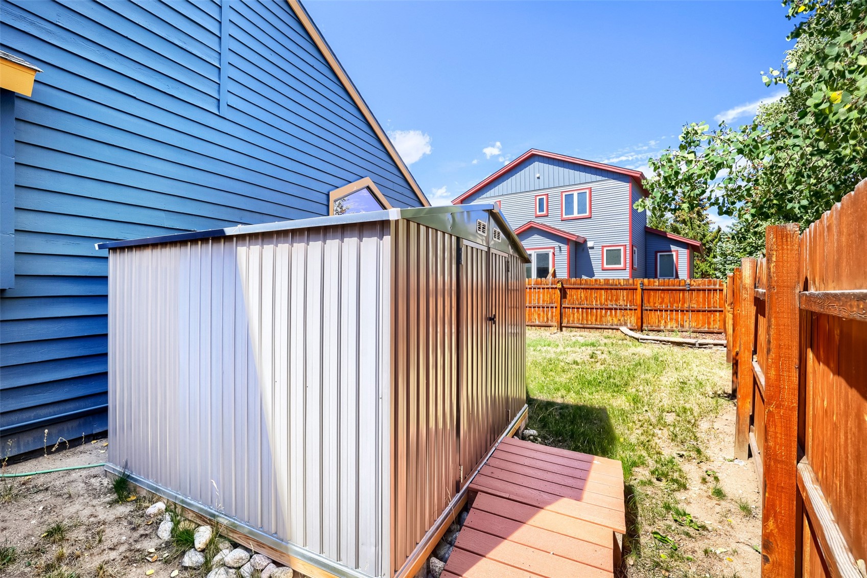 460 W Coyote DRIVE