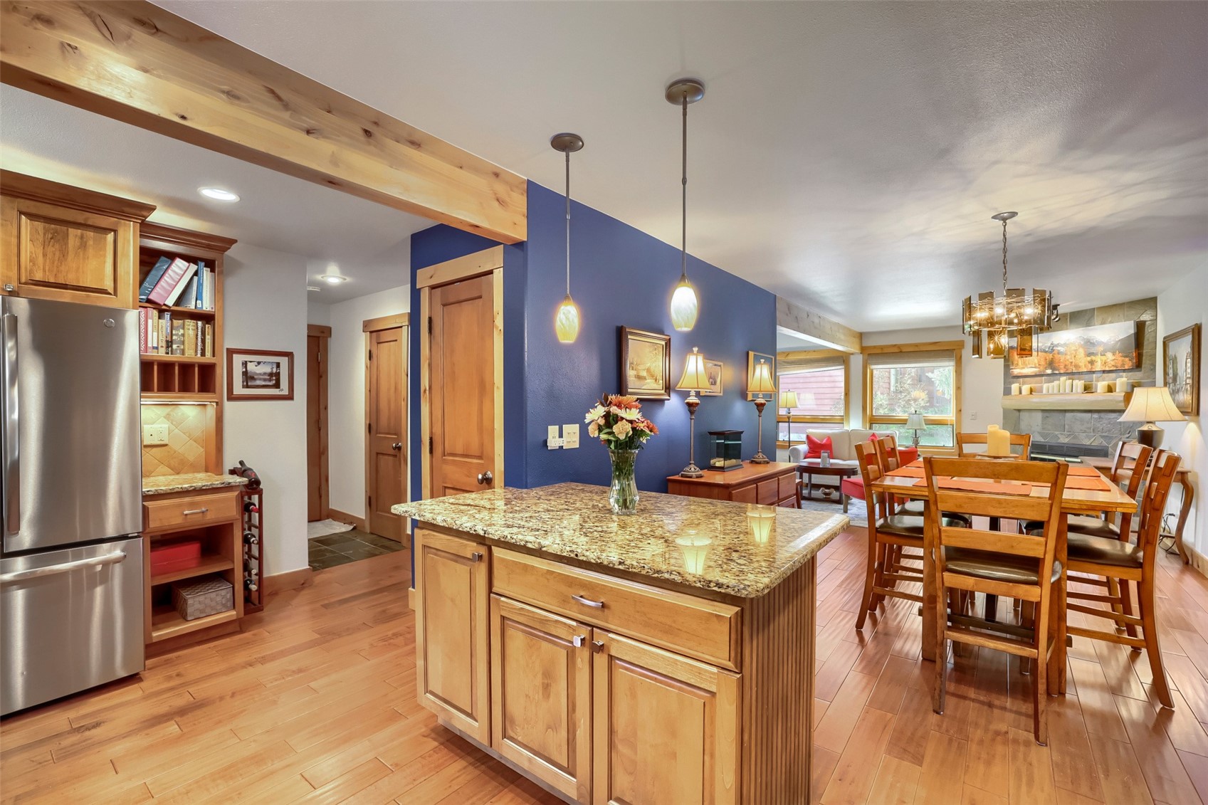 460 W Coyote DRIVE