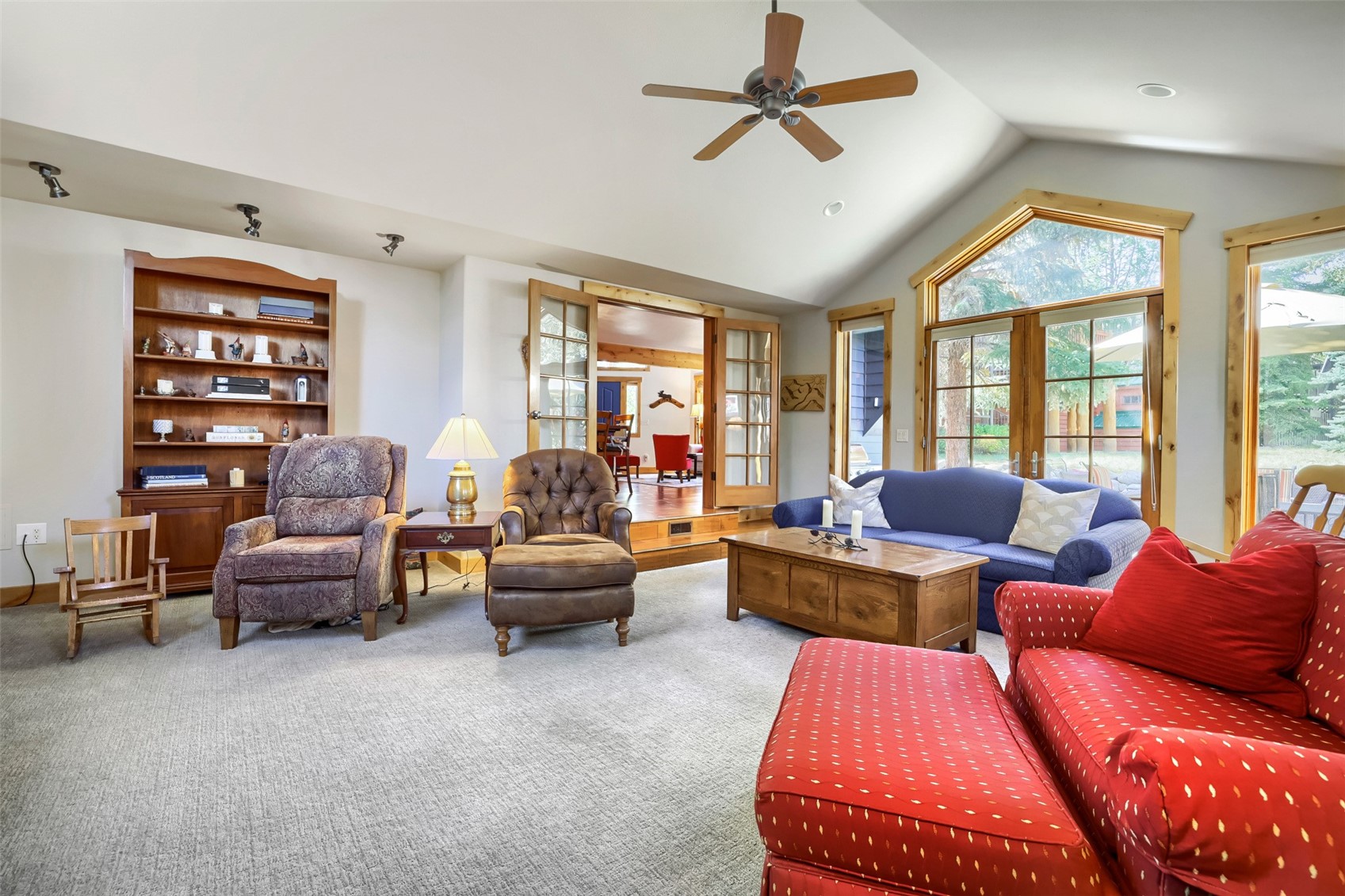 460 W Coyote DRIVE