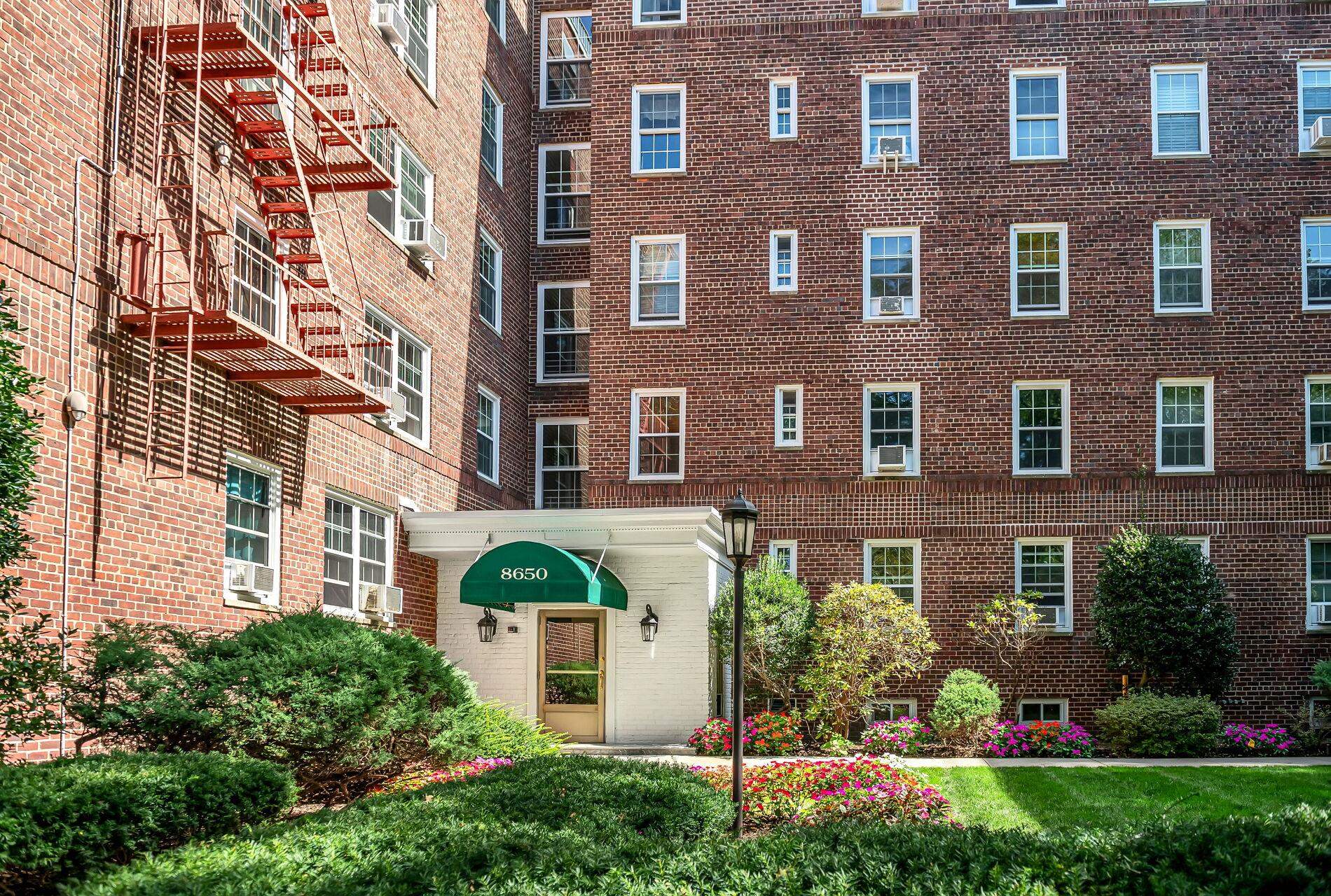 8650 BLVD EAST Unit 1B