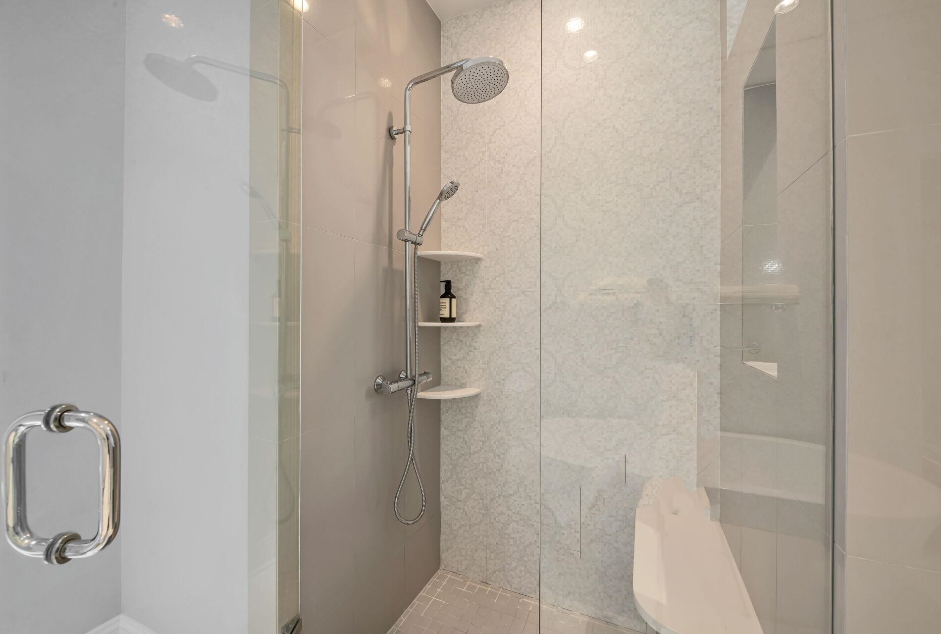 20 AVENUE AT PORT IMPERIAL Unit: 302