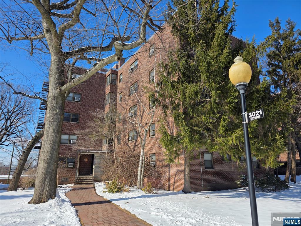 3021 Edwin Avenue 3H