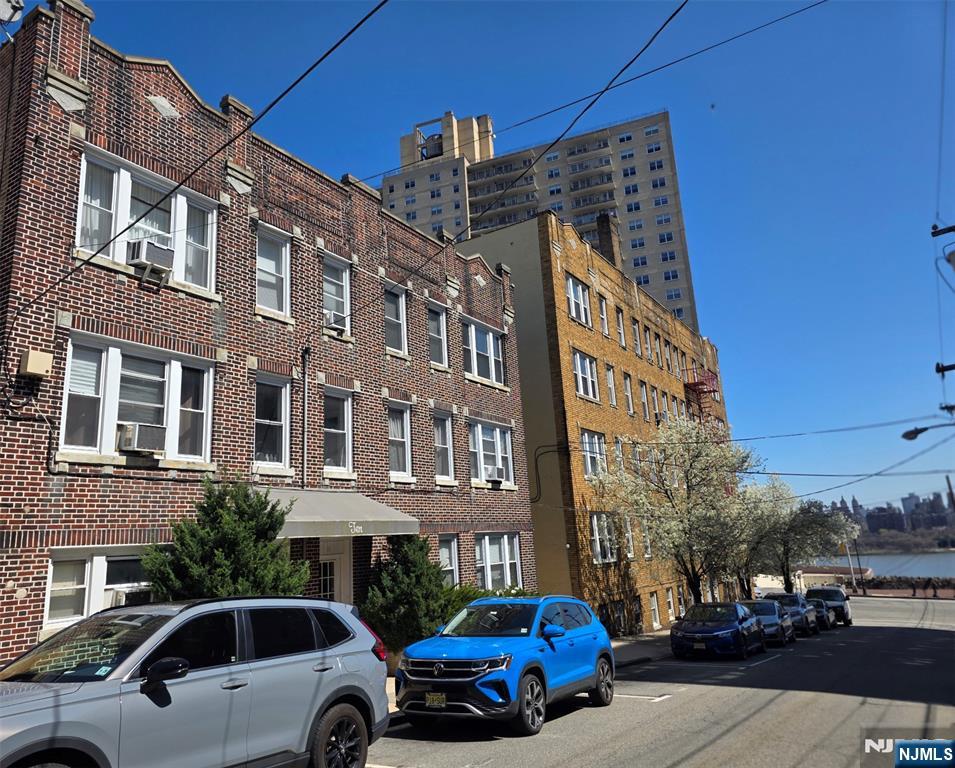 10 66th Street 3B