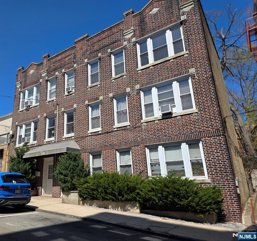 10 66th Street 3B