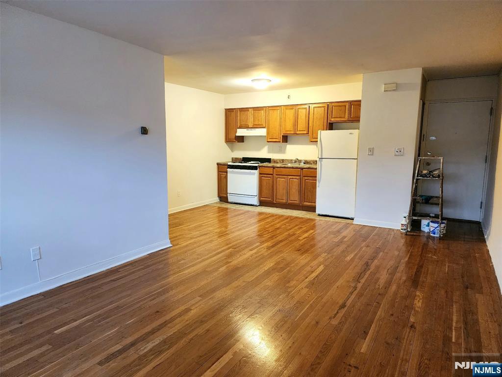 475 Grand Avenue LB