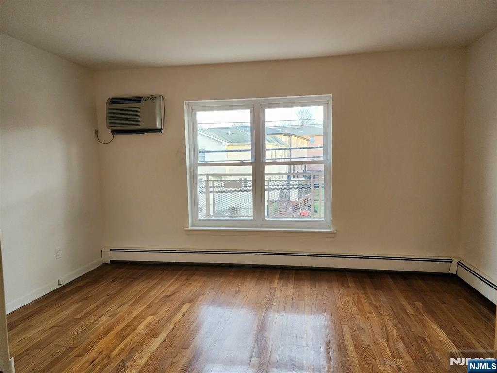 475 Grand Avenue LB