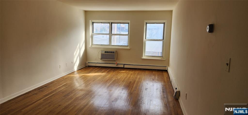 475 Grand Avenue LB