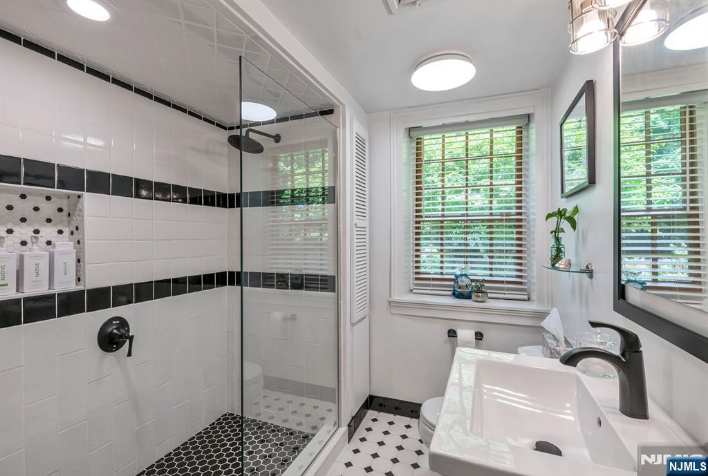 125 Lakeview